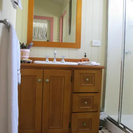 Classique Bed & Breakfast-3